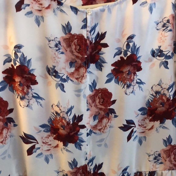 Flowy floral blouse - Picture 3 of 3